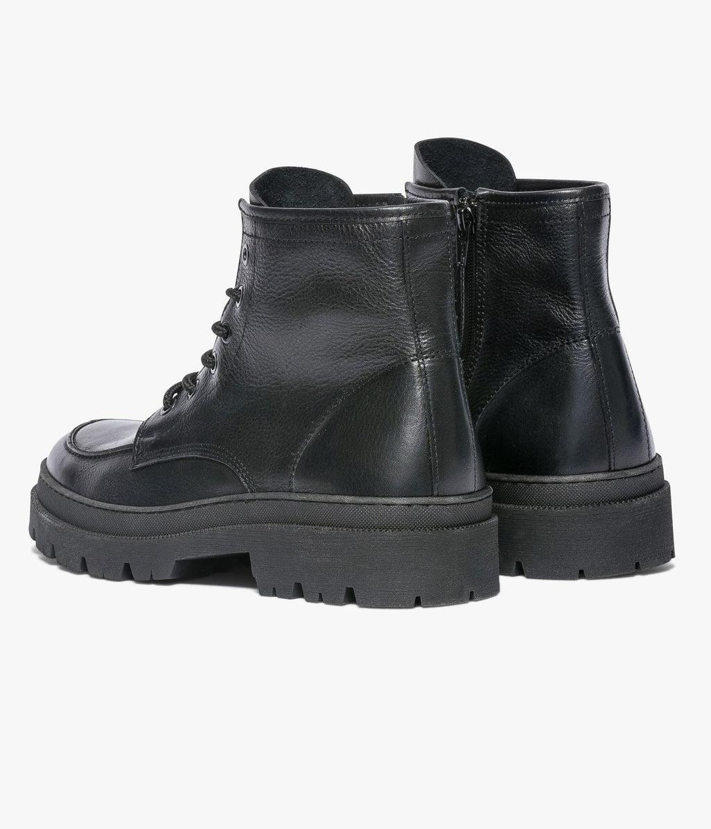 LEATHER BOOT WITH LACES AND TRACK SOLE