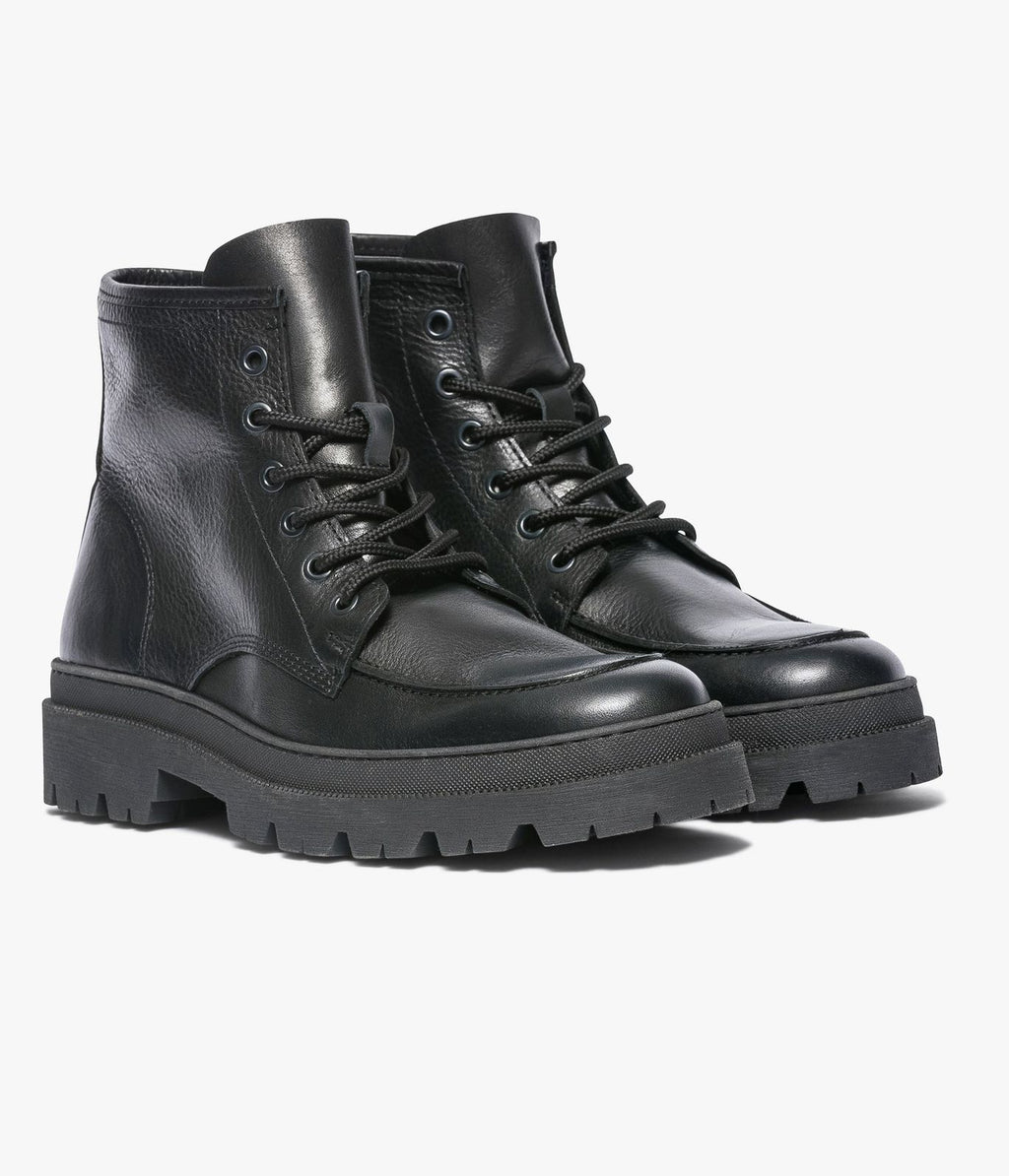 LEATHER BOOT WITH LACES AND TRACK SOLE