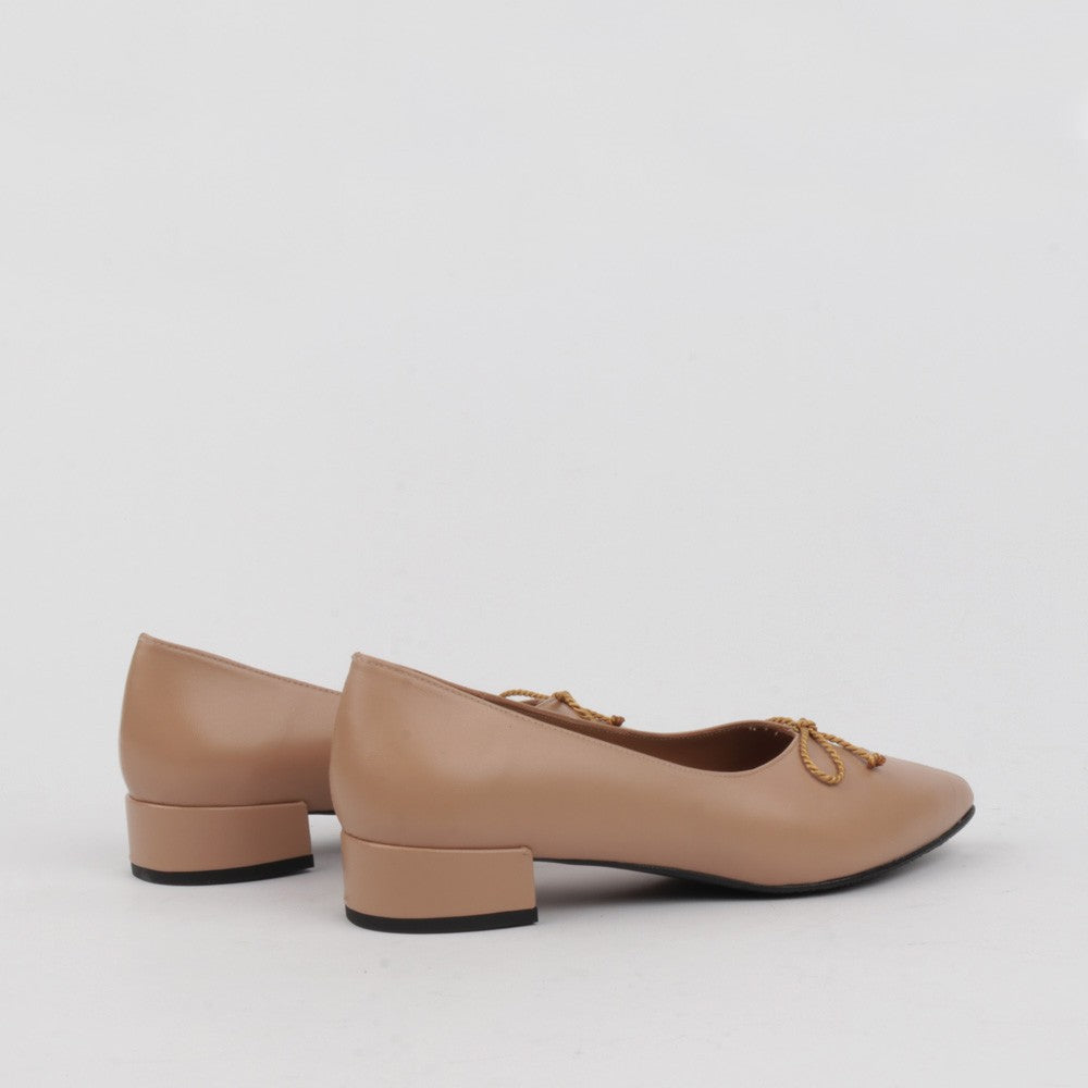 Camel low heel shoes teardrop neckline FLORA